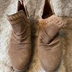 NWOB VINCE CAMUTO SZ 8 1/2 LEATHER